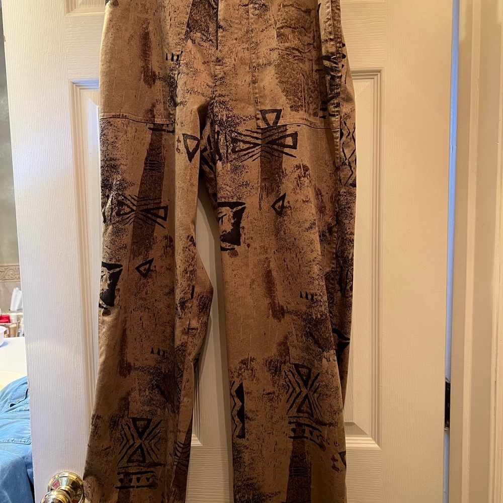 Chico's Beige and Black Patterned Pants